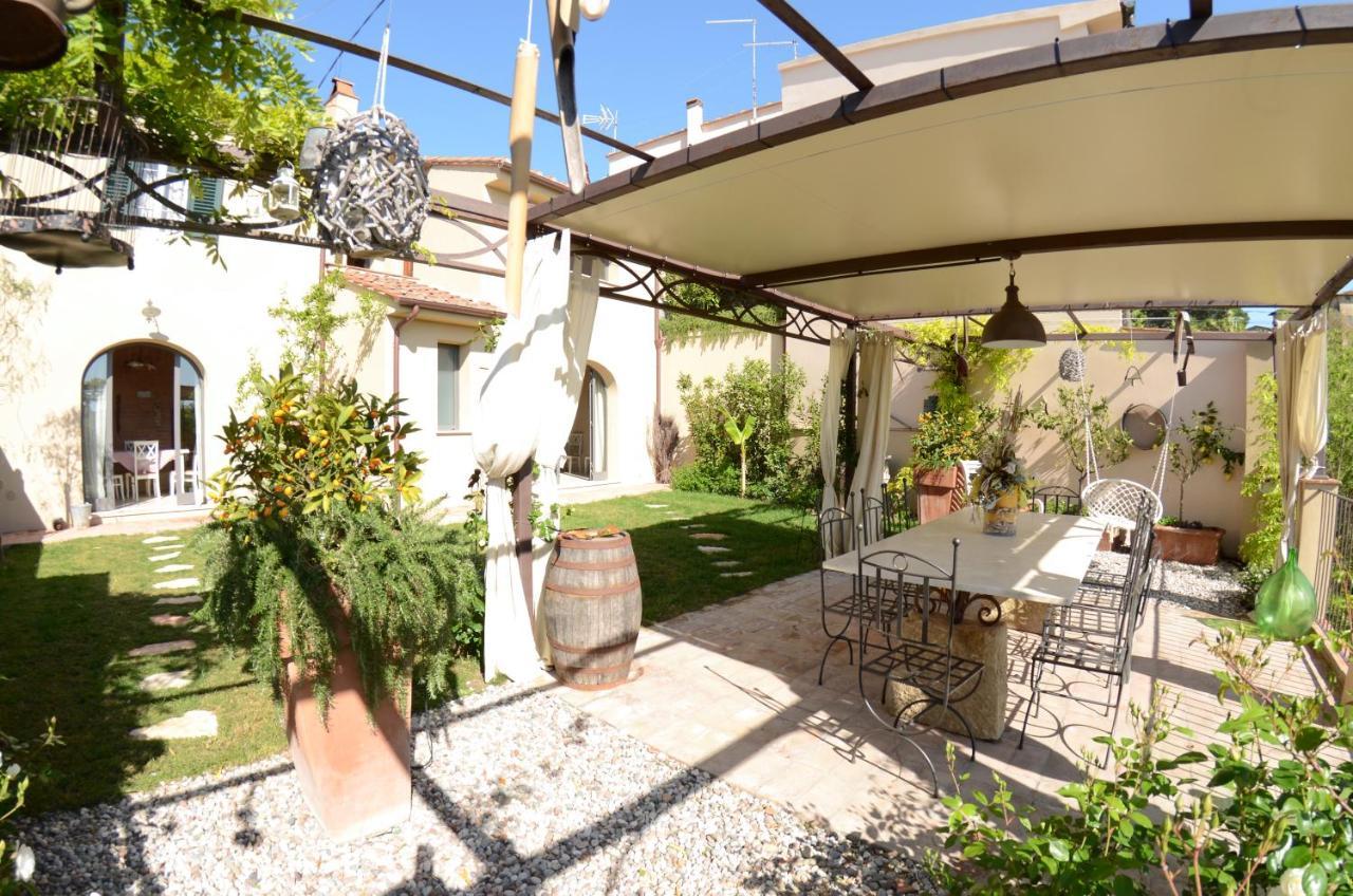 Villa Al Colle Di Lari Esterno foto