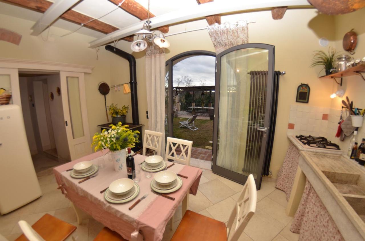 Villa Al Colle Di Lari Esterno foto